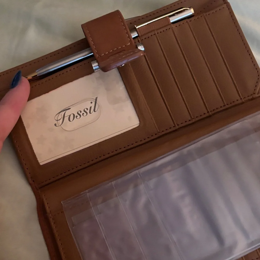 Fossil Brown Leather Clutch Wallet - Picture 4 of 6